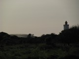 Blick von der anderen Seite vom Landesinneren auf den Leuchtturm